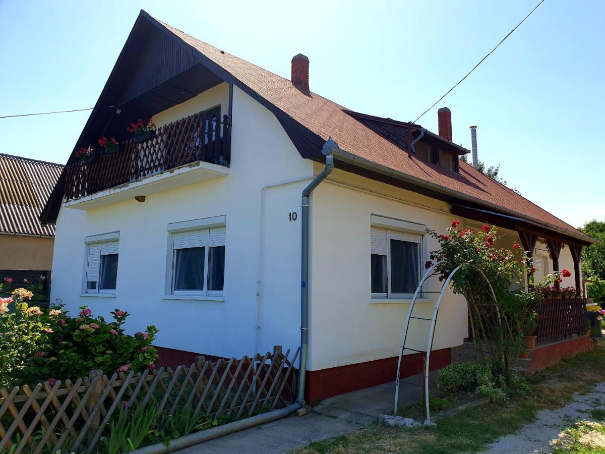 Sophie Apartment With Balcony Balatonberény Exteriör bild